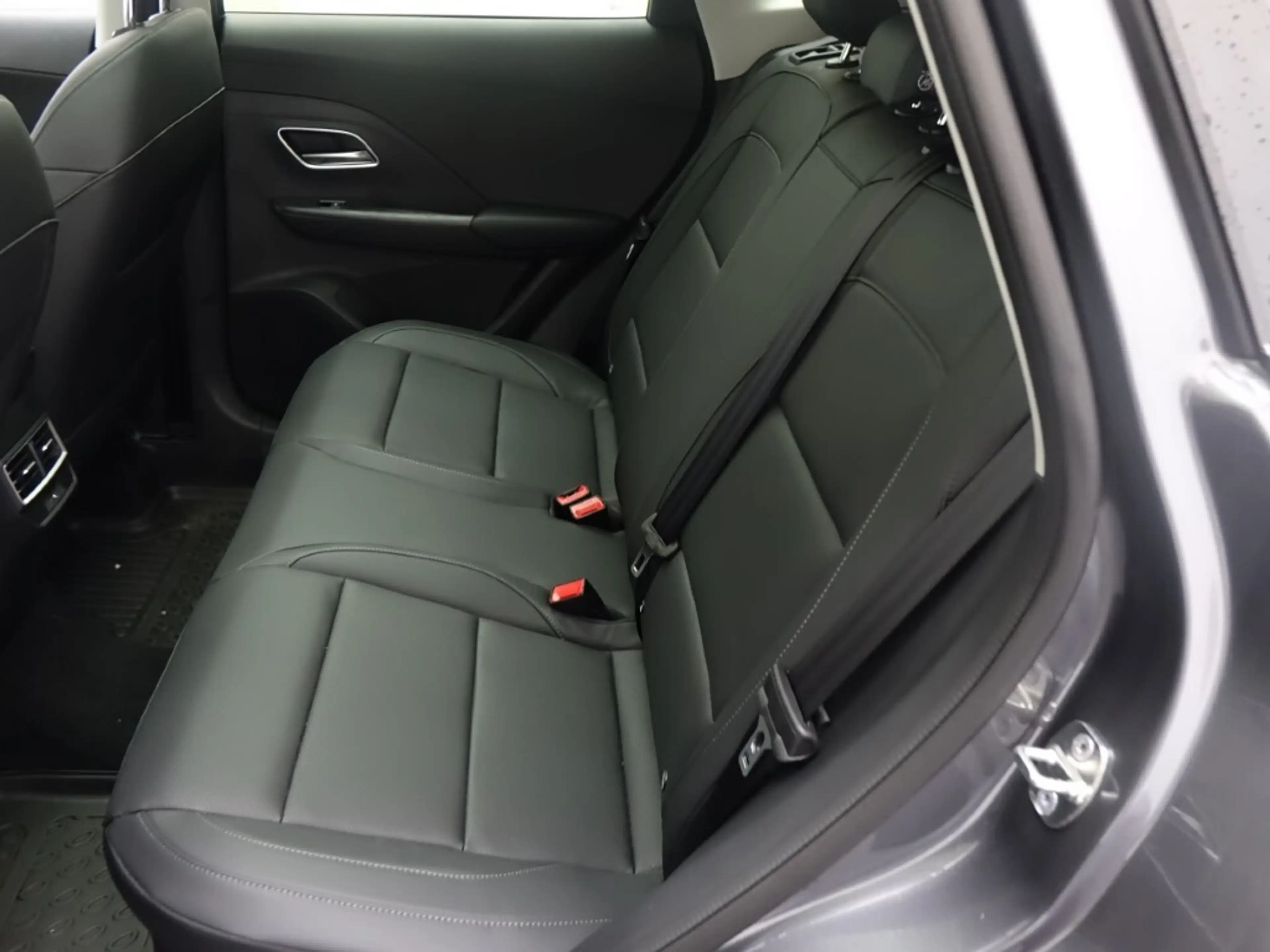 MG ZS 1.5 Hybrid+ Luxury *LED, NAVI, LEDER, RFK* — photo 11