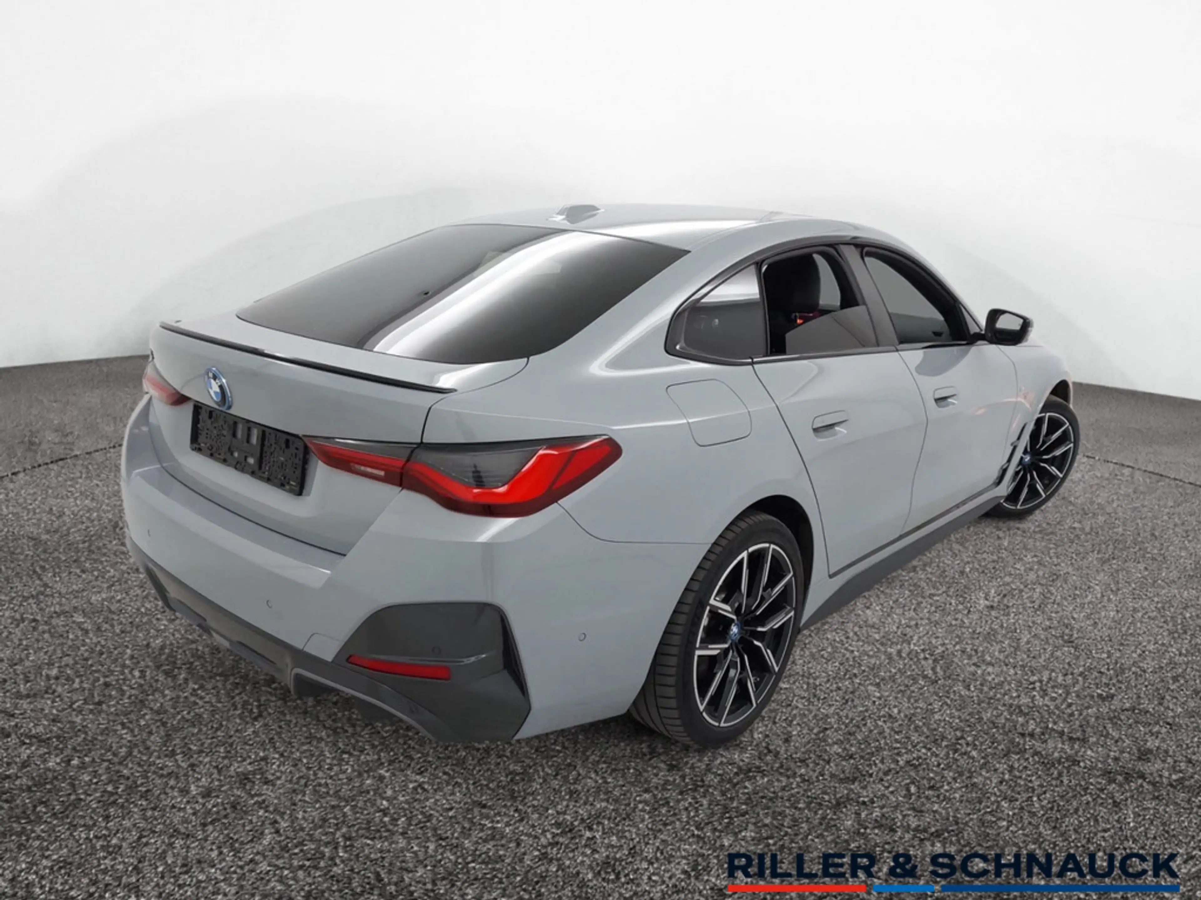 BMW i4 35 M Sport Pro AHK+GLASDACH+CARBON — photo 3