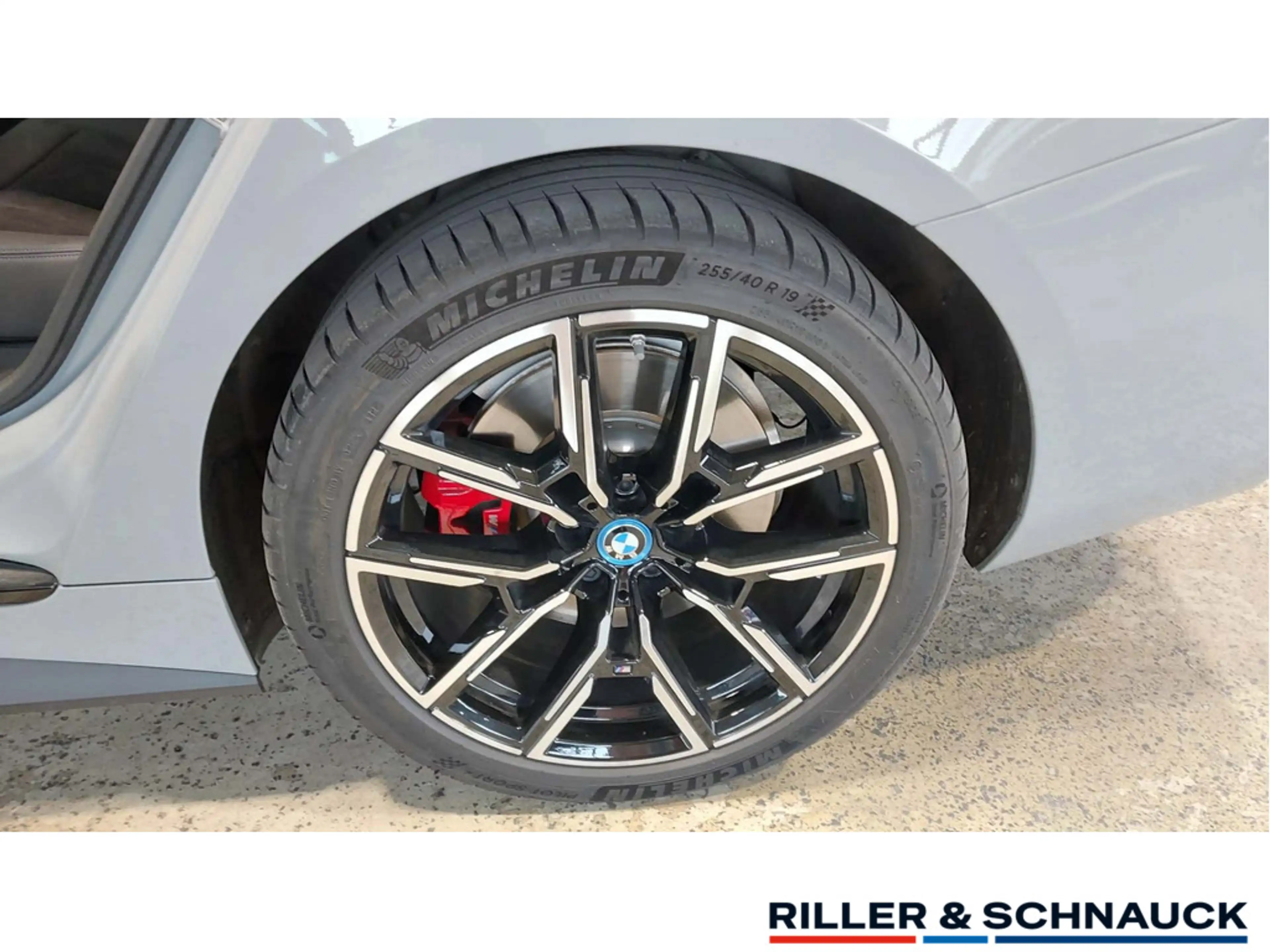 BMW i4 35 M Sport Pro AHK+GLASDACH+CARBON — photo 15