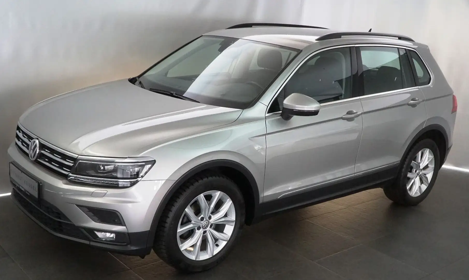 Volkswagen Tiguan Comfortline LED/AHK/Sonderangebot! Grijs - 2