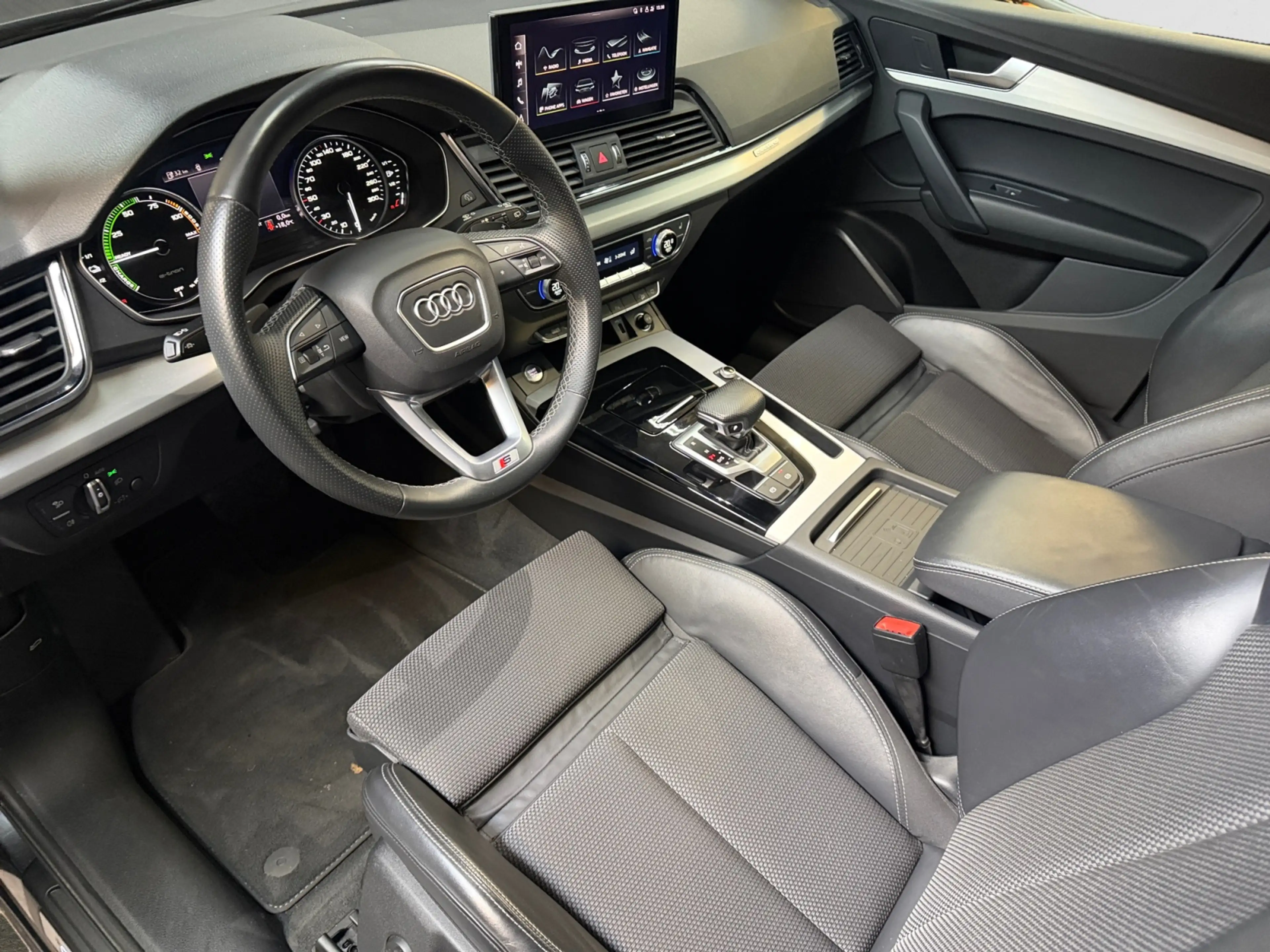 Audi Q5 50 TFSI e S edition Competition Elek Trekhaak, Xen — photo 2