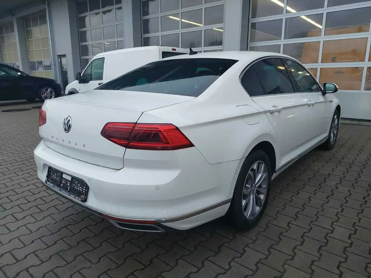 Volkswagen Passat 1.4 GTE Weiß - 1