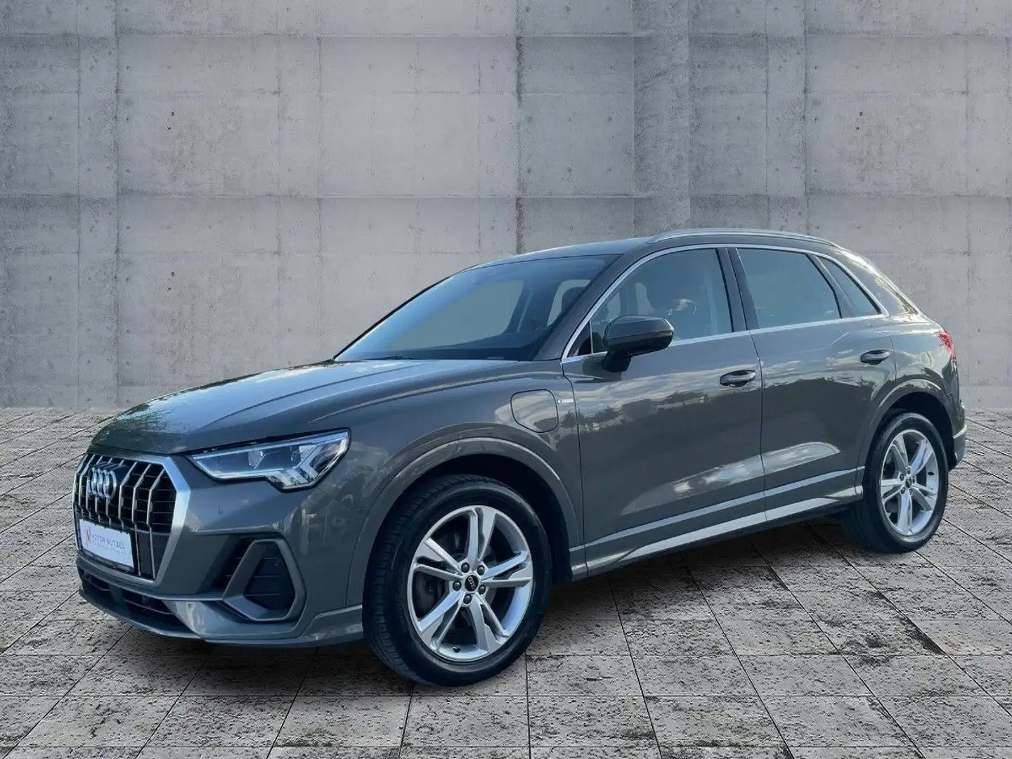 Audi Q3 45 TFSI e S-TR S-LINE LED+NAV+RFK+ACC+SHZ+AHK Gris - 2