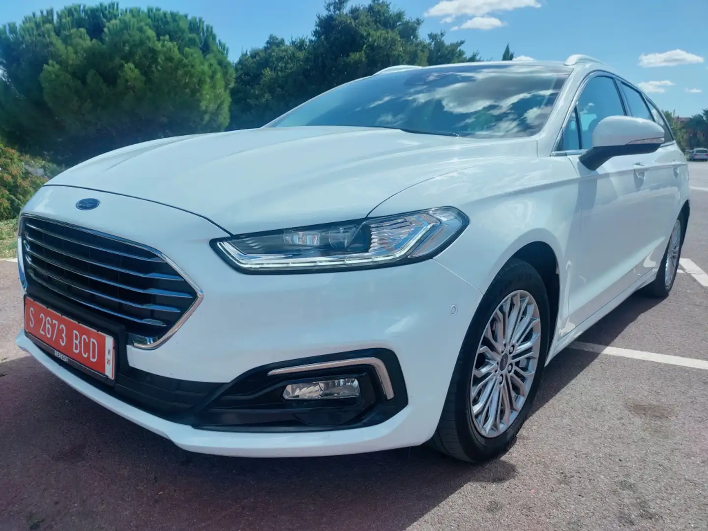 Ford Mondeo Sportbreak 2.0TDCI Titanium Aut. 150 Weiß - 1