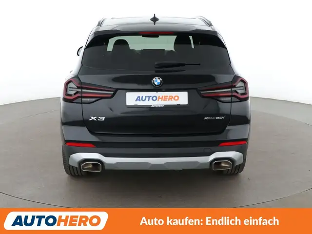 BMW X3 view 5
