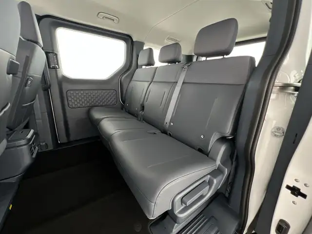 Kia PV5 Passenger view 8
