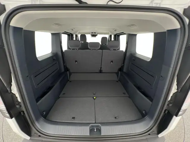 Kia PV5 Passenger view 18