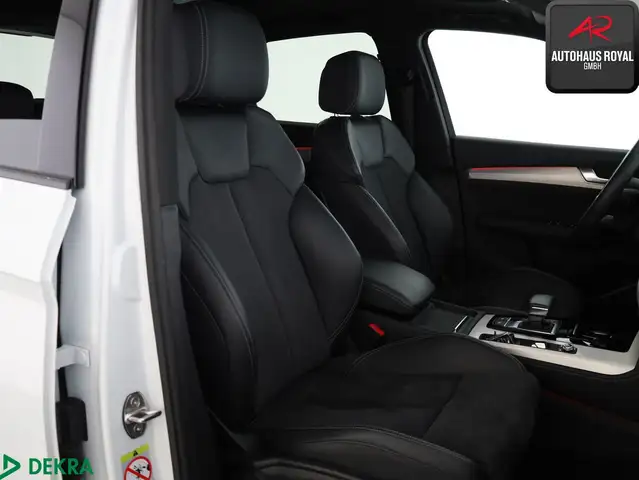 Audi Q5 view 11