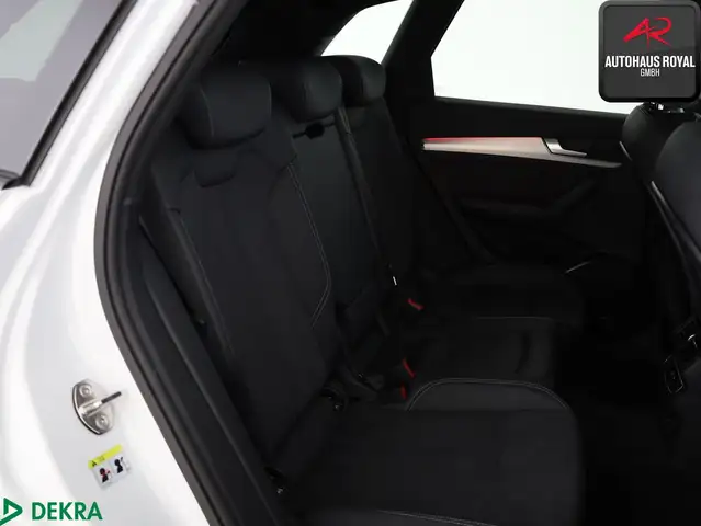 Audi Q5 view 12
