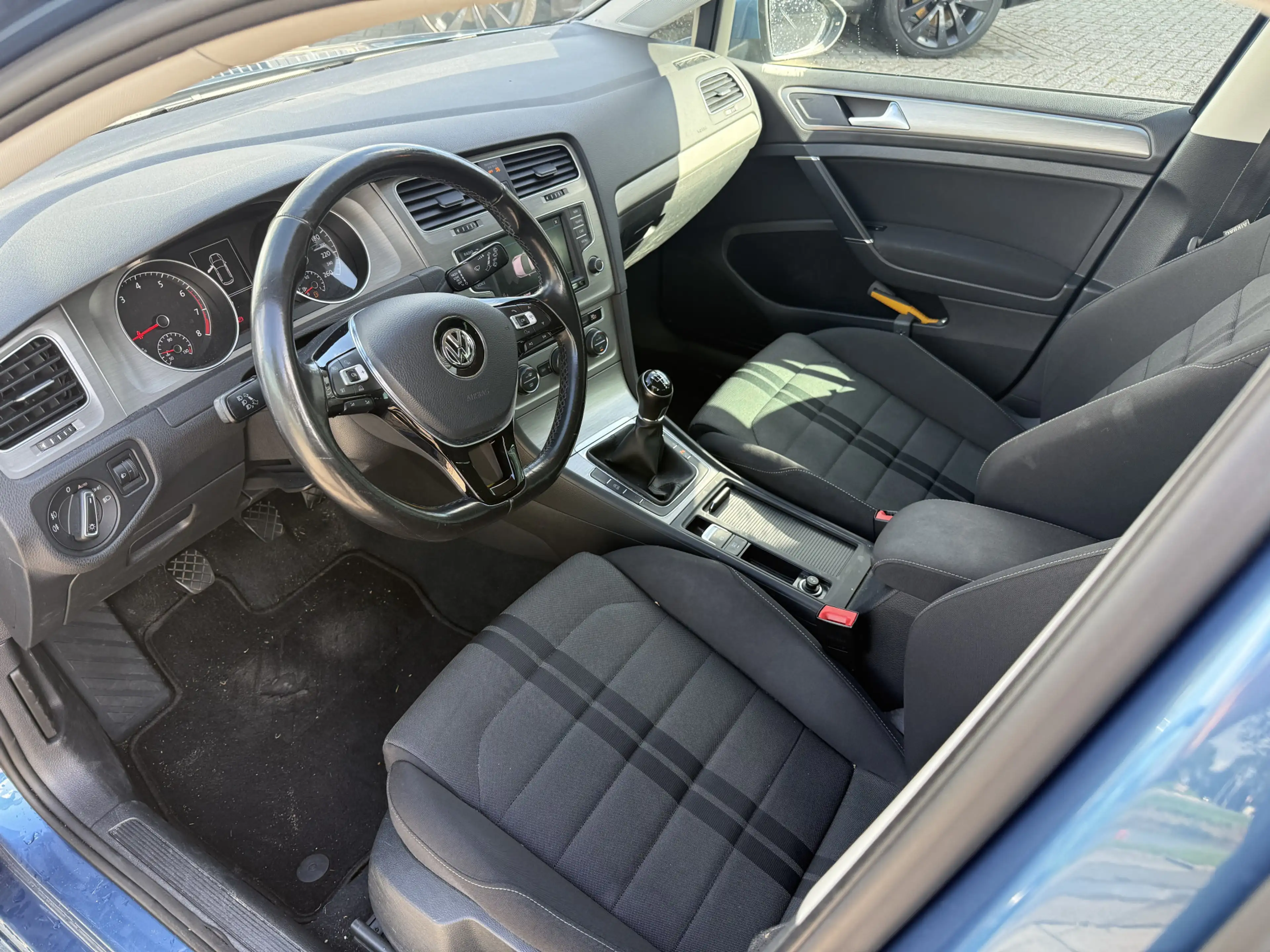 Volkswagen Golf 1.0 TSI Comfortline ** Executive pakket ** Navigat — photo 4