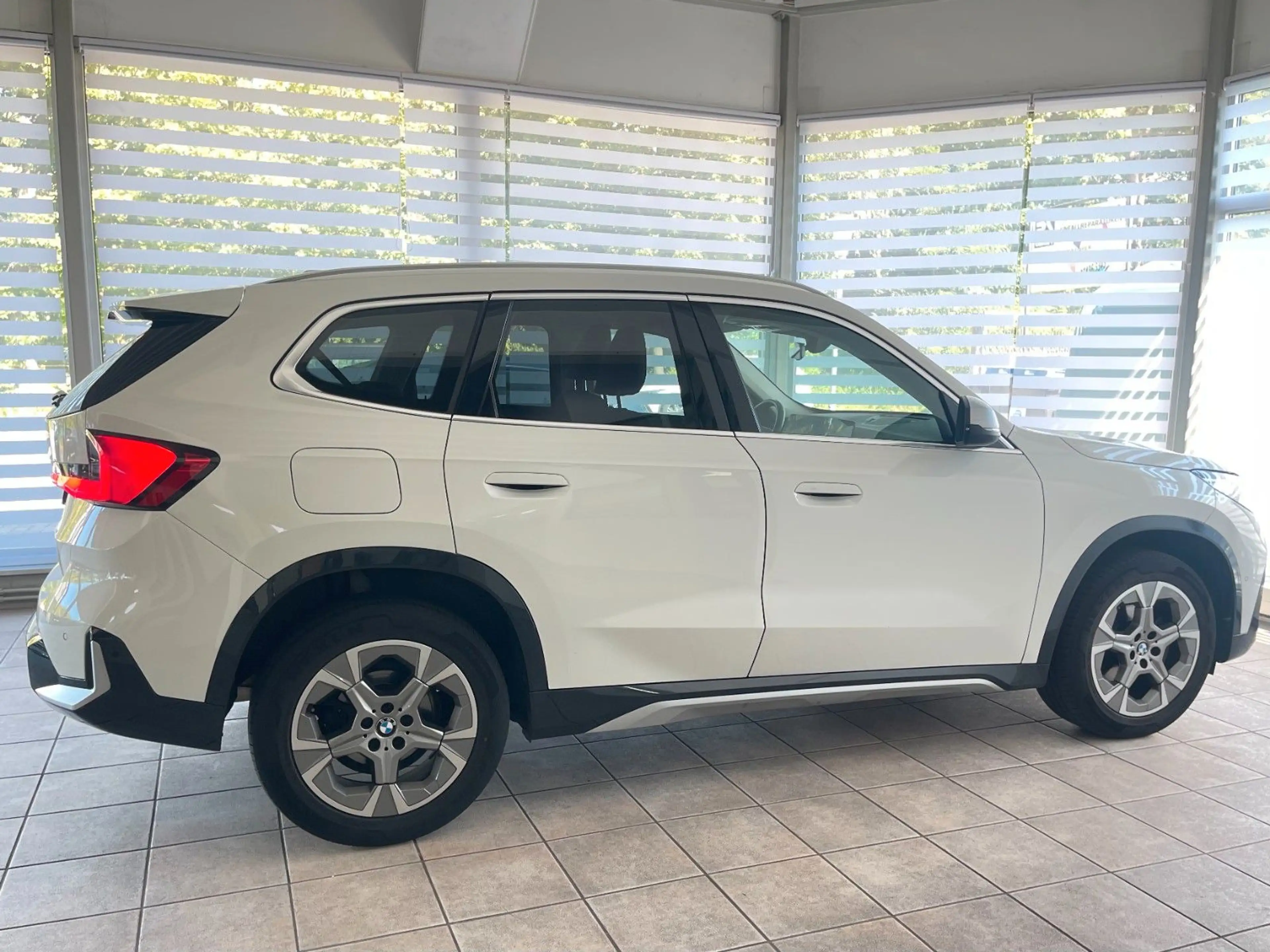 BMW X1 sD18i xLine PANO KAM AHK Driv.Assist+ KomfZug — photo 6