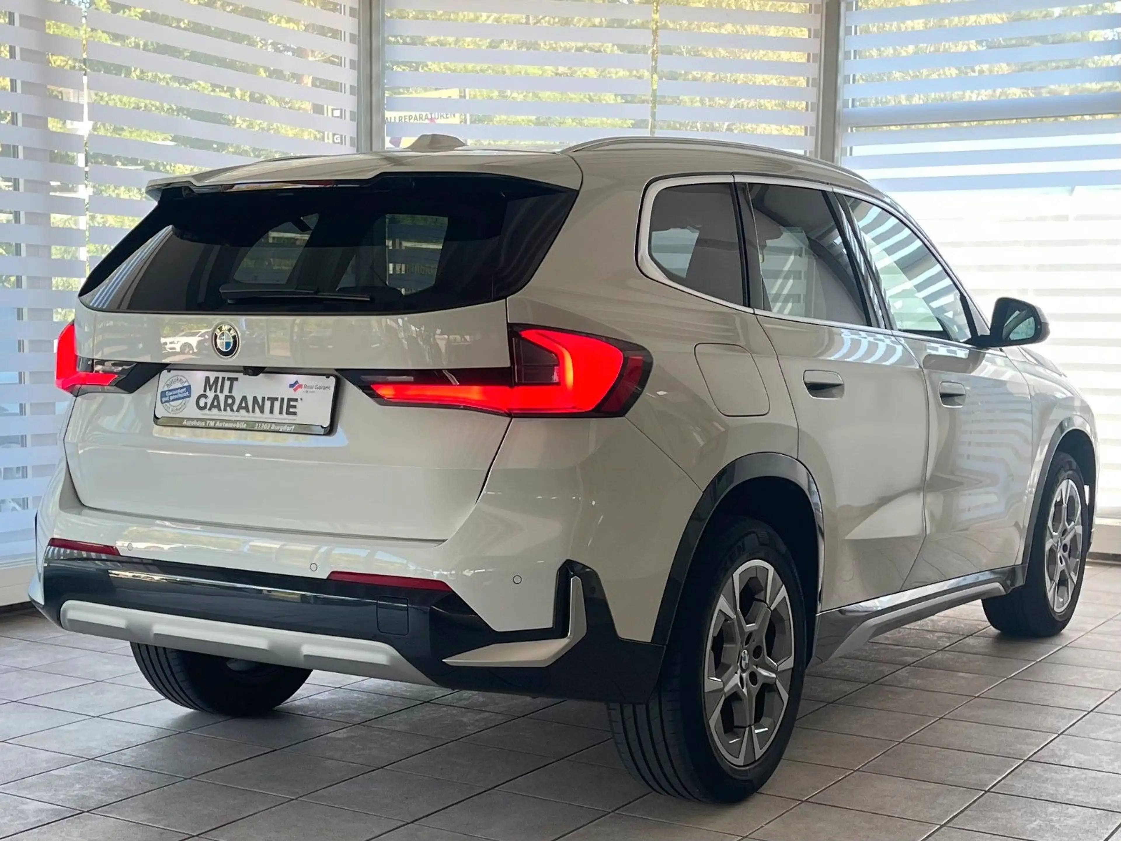 BMW X1 sD18i xLine PANO KAM AHK Driv.Assist+ KomfZug — photo 3