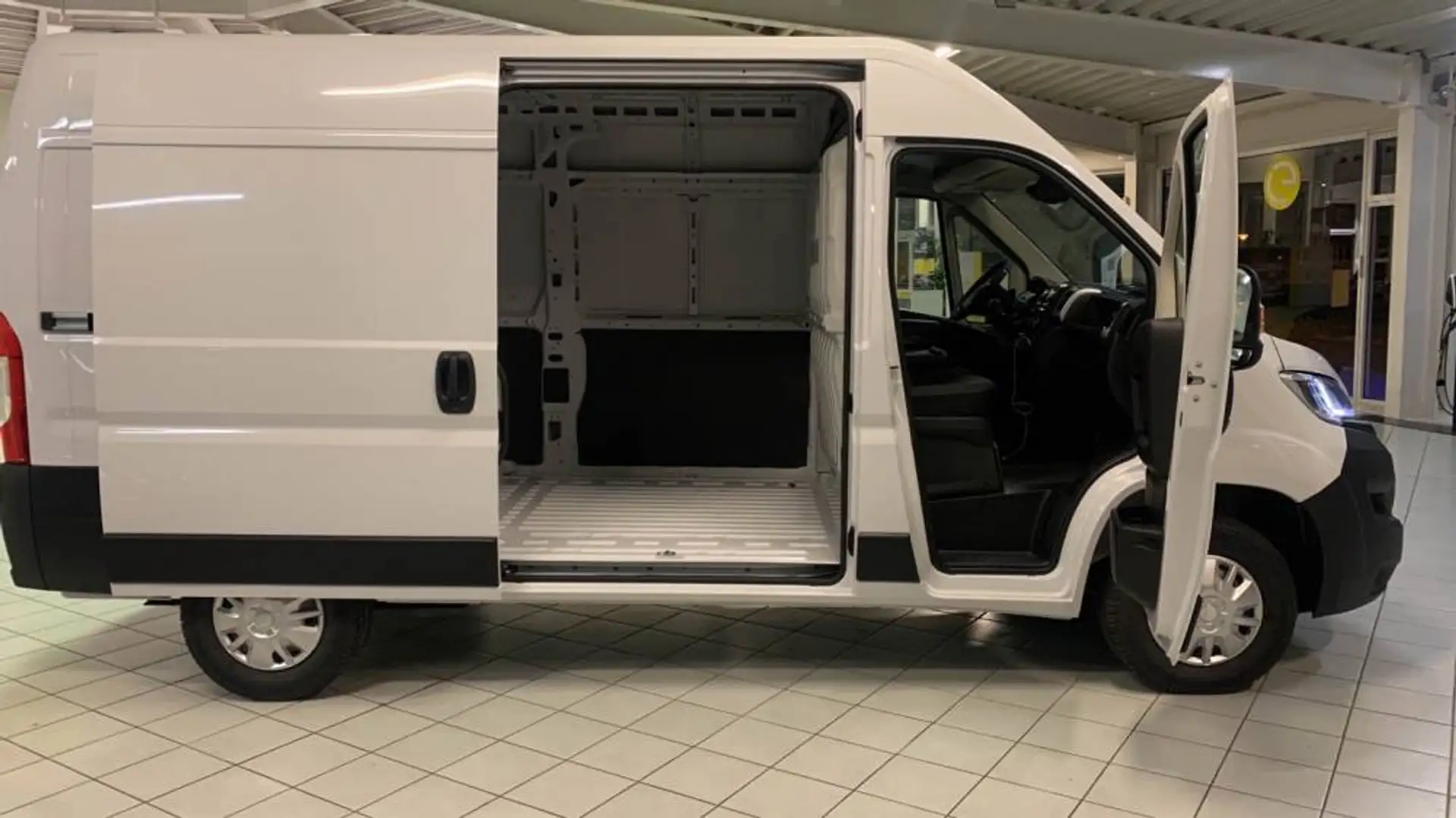 Opel Movano Cargo Edition L2H2 3,5t, Klima Blanco - 2
