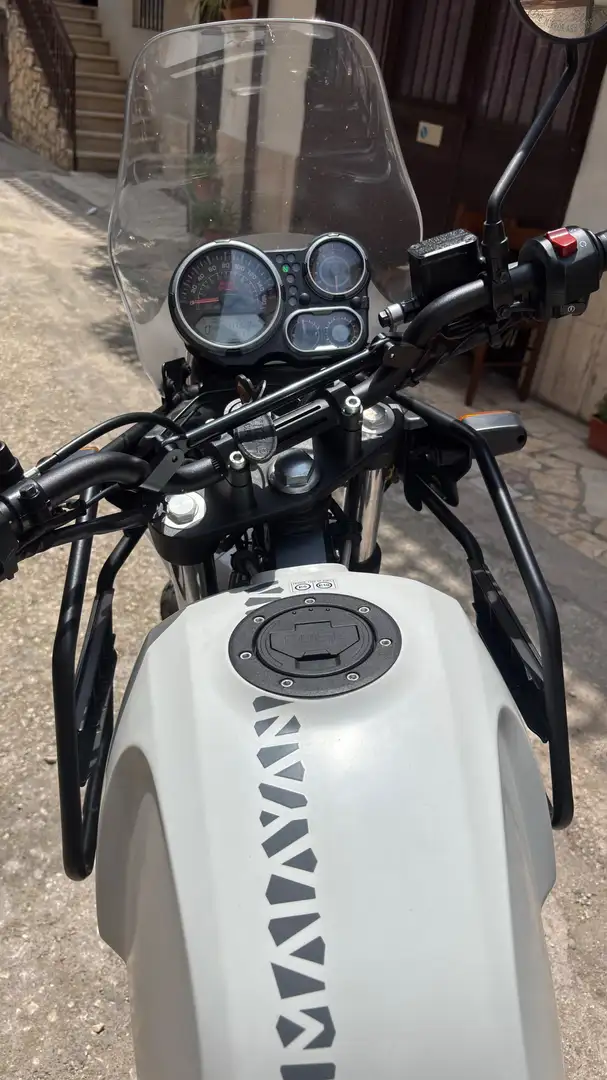 Royal Enfield Himalayan 411 cc Bianco - 2