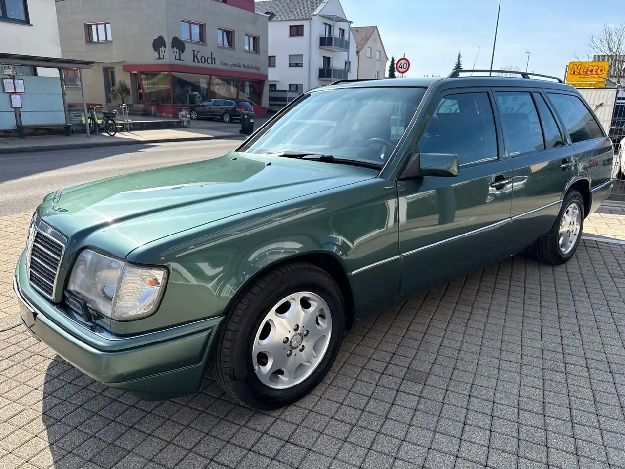 Mercedes-Benz E 280 1.Hand ,LEDER, KLIMA,SCHIEBEDACH, uvm., foto 8