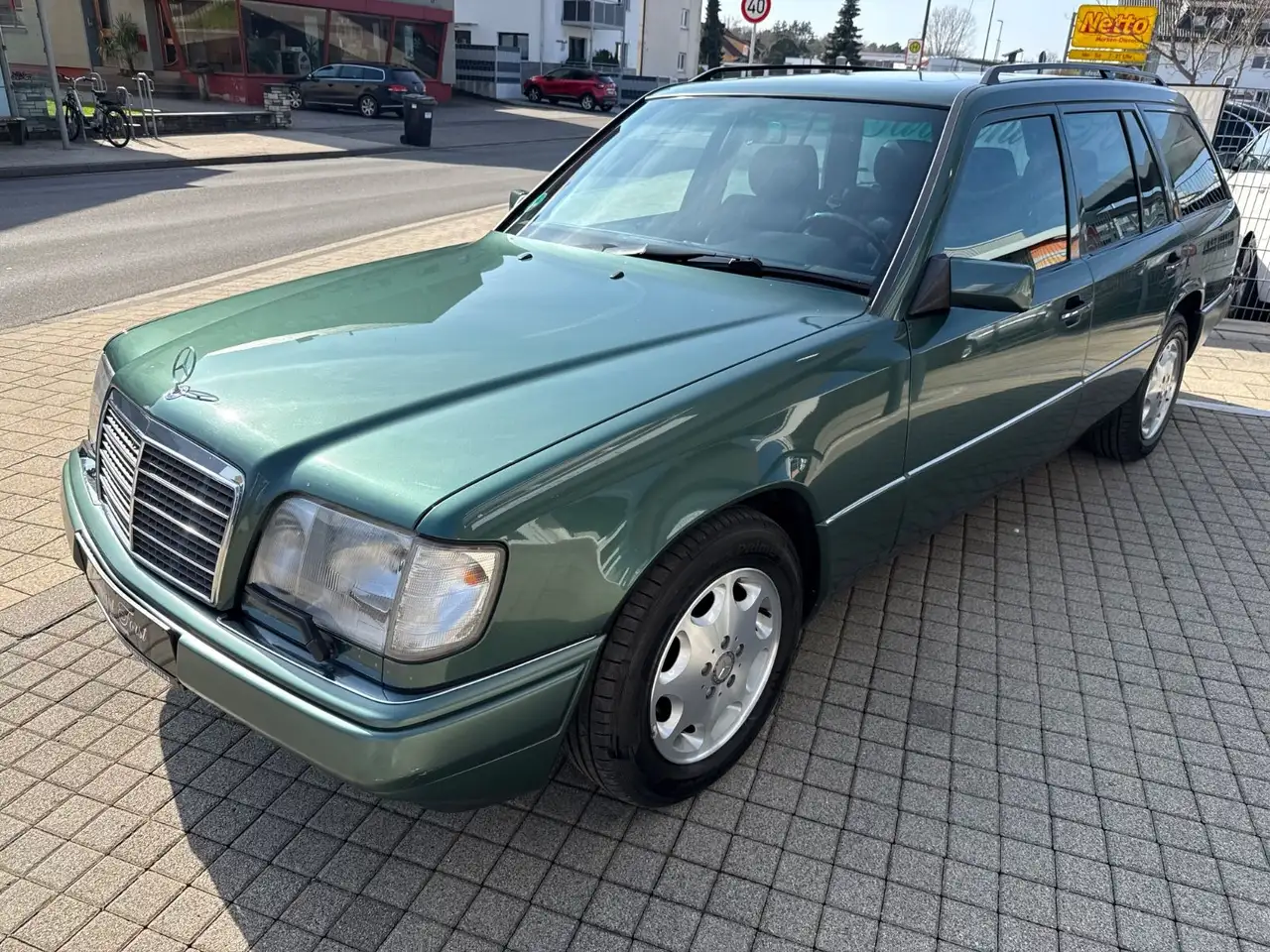 Mercedes-Benz E 280 1.Hand ,LEDER, KLIMA,SCHIEBEDACH, uvm., foto 7