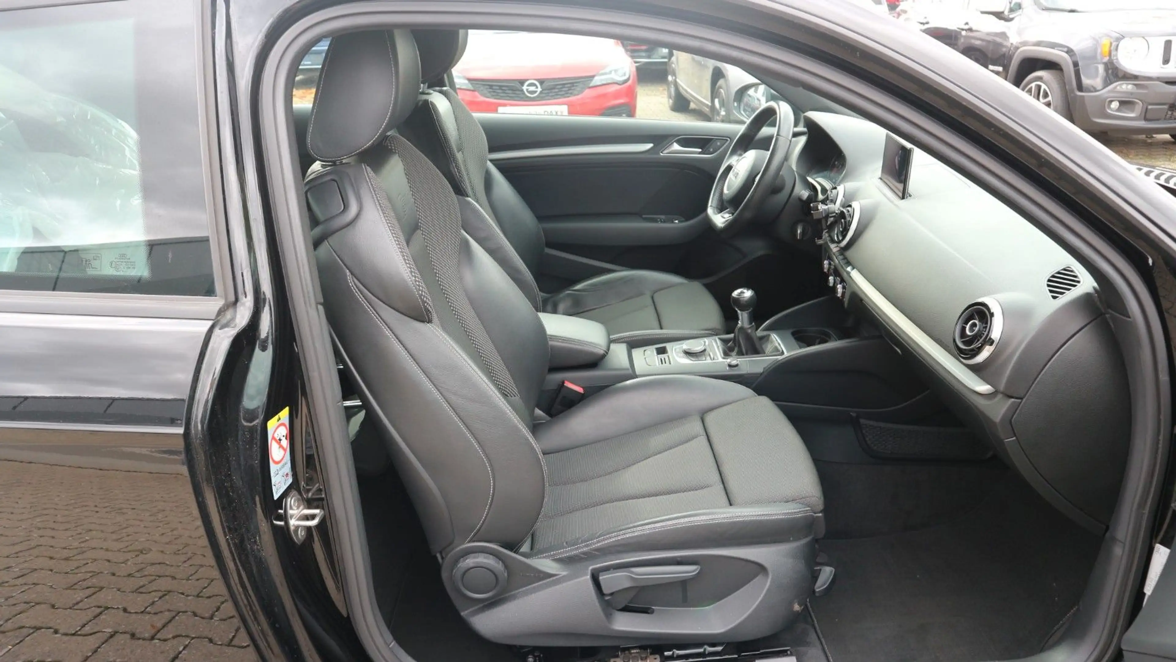 Audi A3 2.0 TDI S line Sportpaket*Navi*8xfach Bereift — photo 12