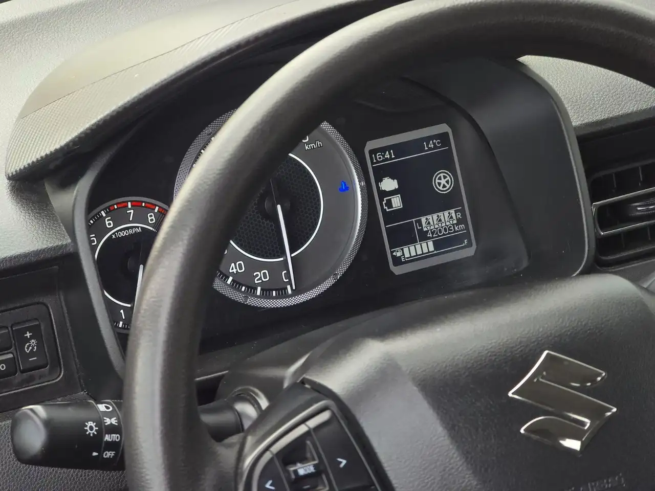 Suzuki Ignis 15