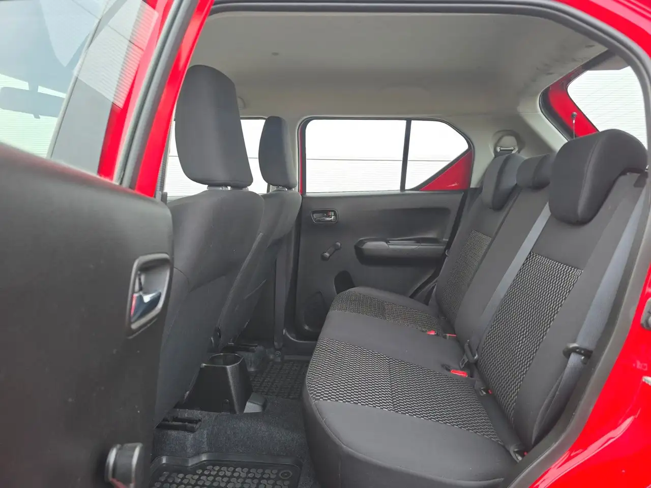 Suzuki Ignis 11