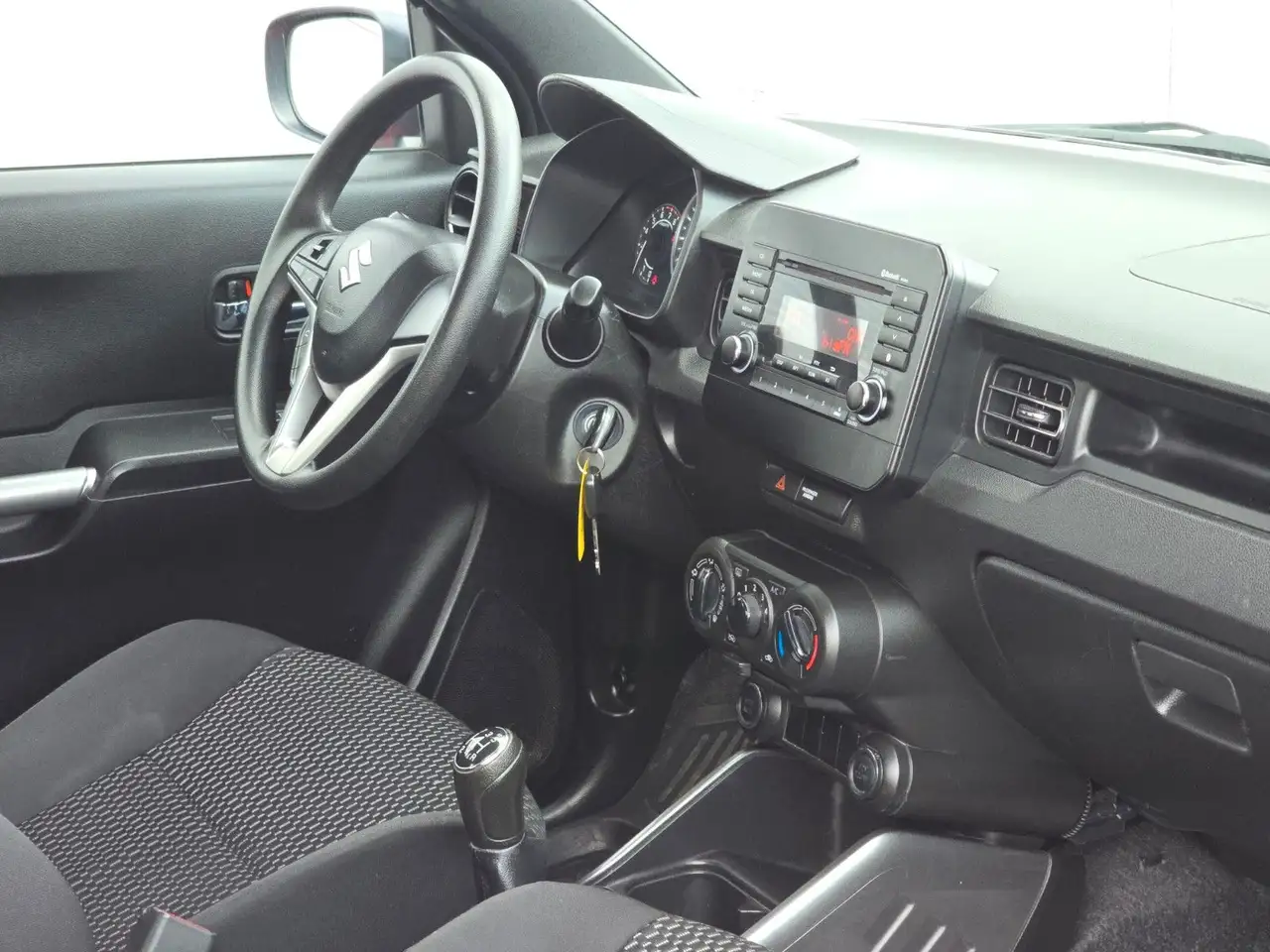 Suzuki Ignis 20
