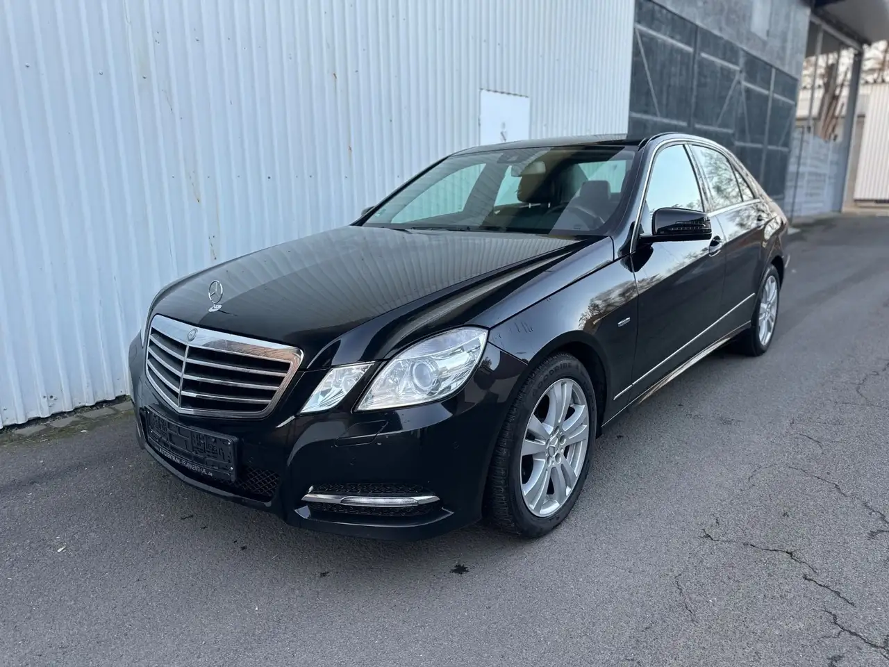 Mercedes-Benz E 220 CDI Limo,Automatik, Guter Zustand — photo 1 of 19