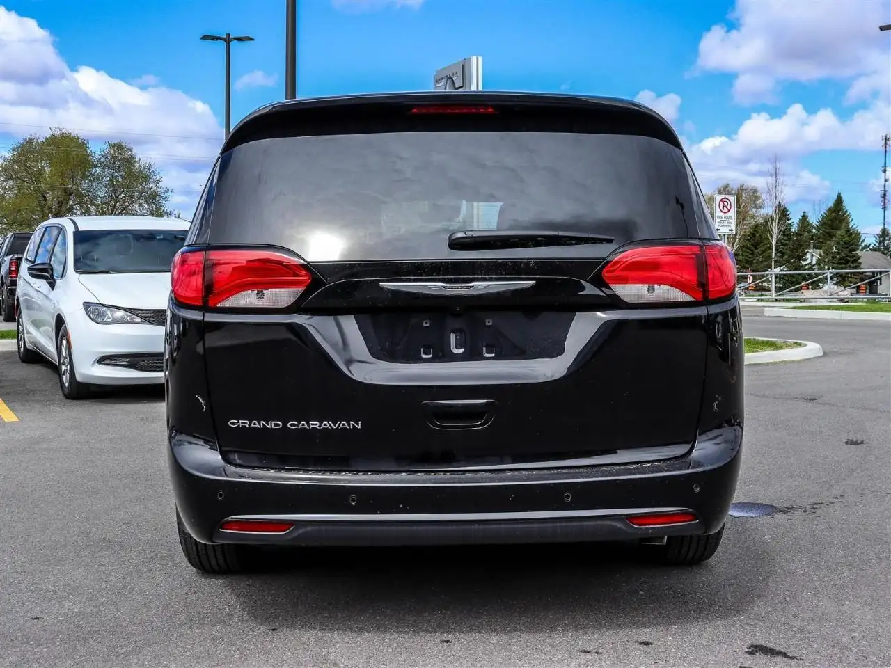 Chrysler Grand Caravan снимка Chrysler Grand Caravan