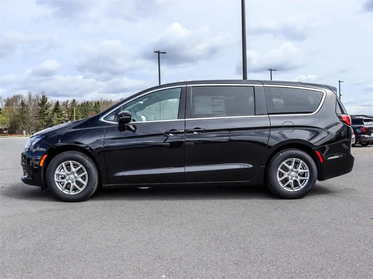 Chrysler Grand Caravan снимка Chrysler Grand Caravan