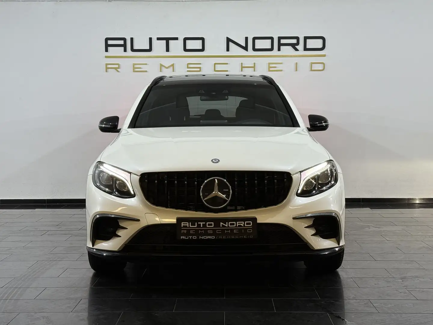Mercedes-Benz GLC 43 AMG 4Matic*Pano*HeadUP*Carbon*Distronic+* Weiß - 2