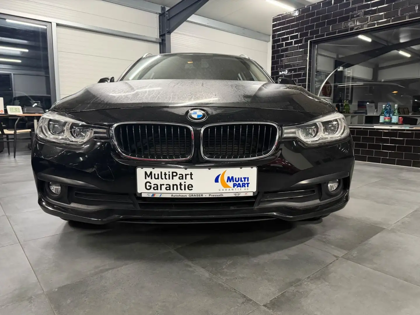 BMW 320 3 Touring 320 d Advantage Schwarz - 2