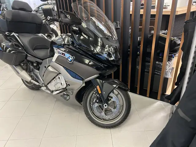 BMW K 1600 GTL view 2
