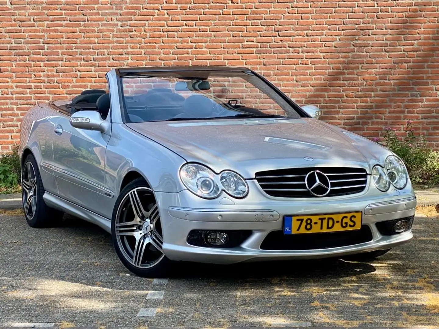 Mercedes-Benz CLK 320 Cabrio Avantgarde Gris - 2