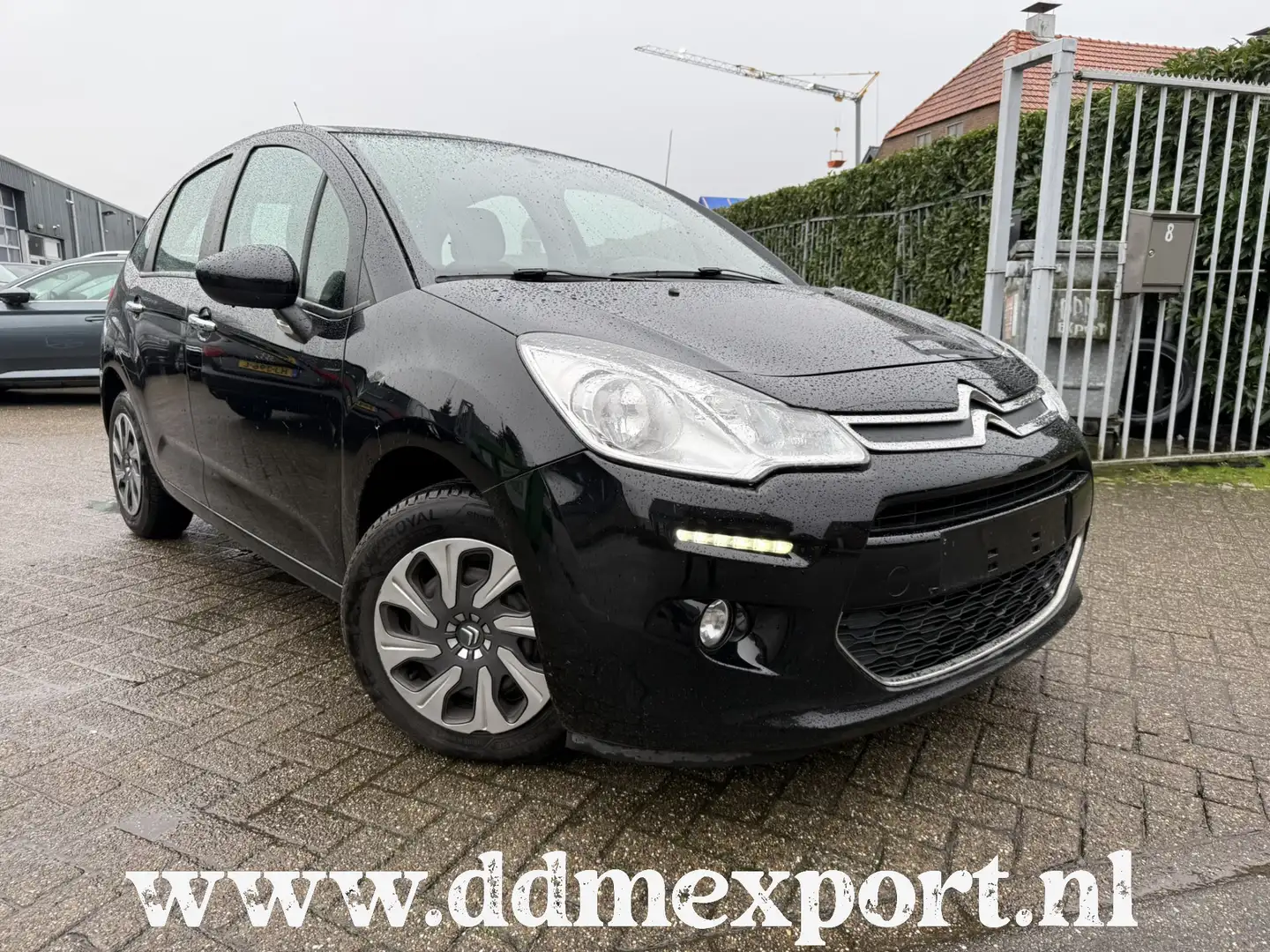 Citroen C3 1.2 PureTech 145000 KM Zwart - 1