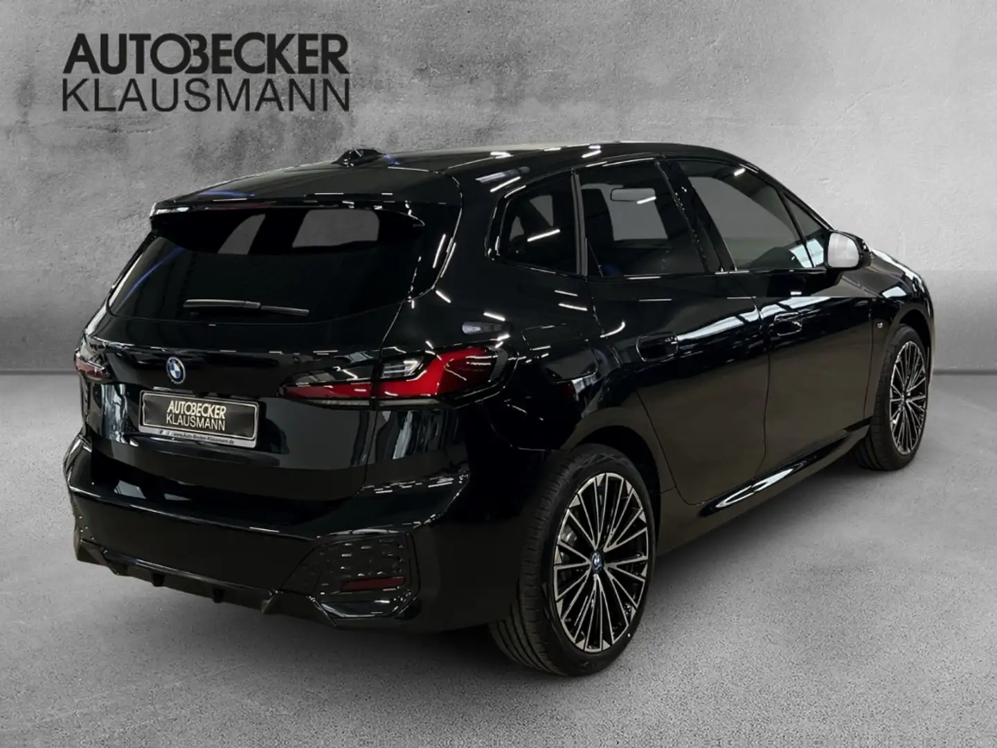 BMW 230 e xDrive Active Tourer M Sport LMR 19'' Park-Assis Zwart - 2