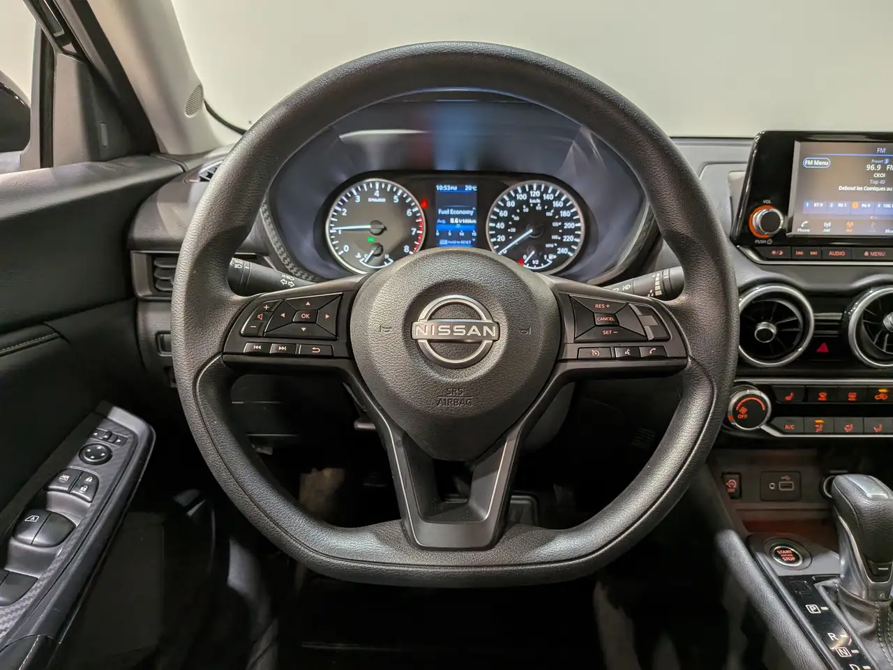 Nissan Sentra снимка Nissan Sentra