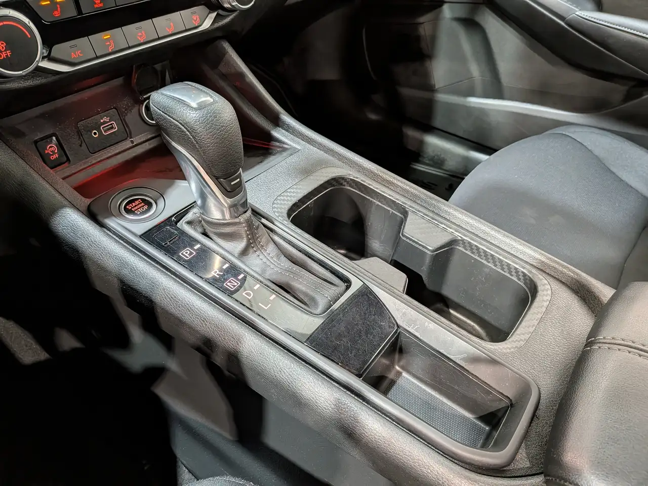Nissan Sentra снимка Nissan Sentra