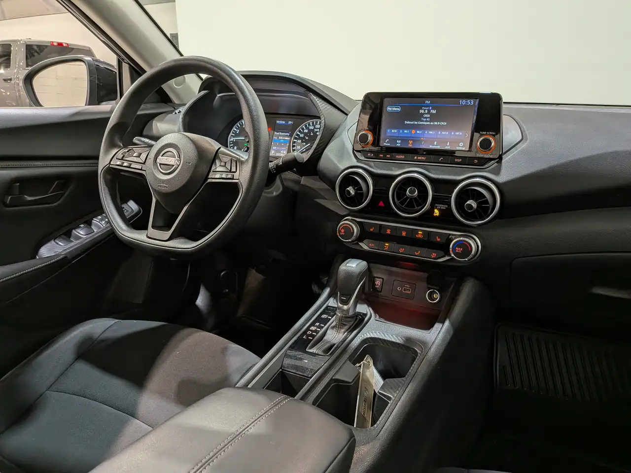 Nissan Sentra снимка Nissan Sentra