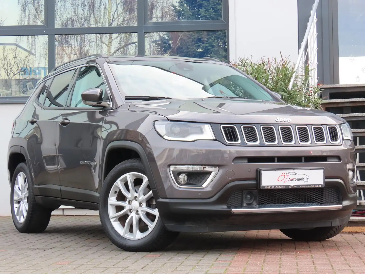 Jeep Compass 1.3 GSE Autom. Leder Sitzheizung Kamera Gris - 1