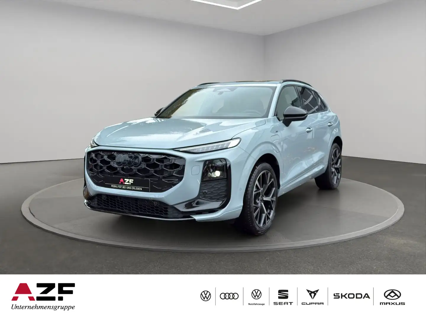 Audi Q3 SUV e-hybrid 200kW S tronic+PANO+HEAD-UP+TECH Grau - 1