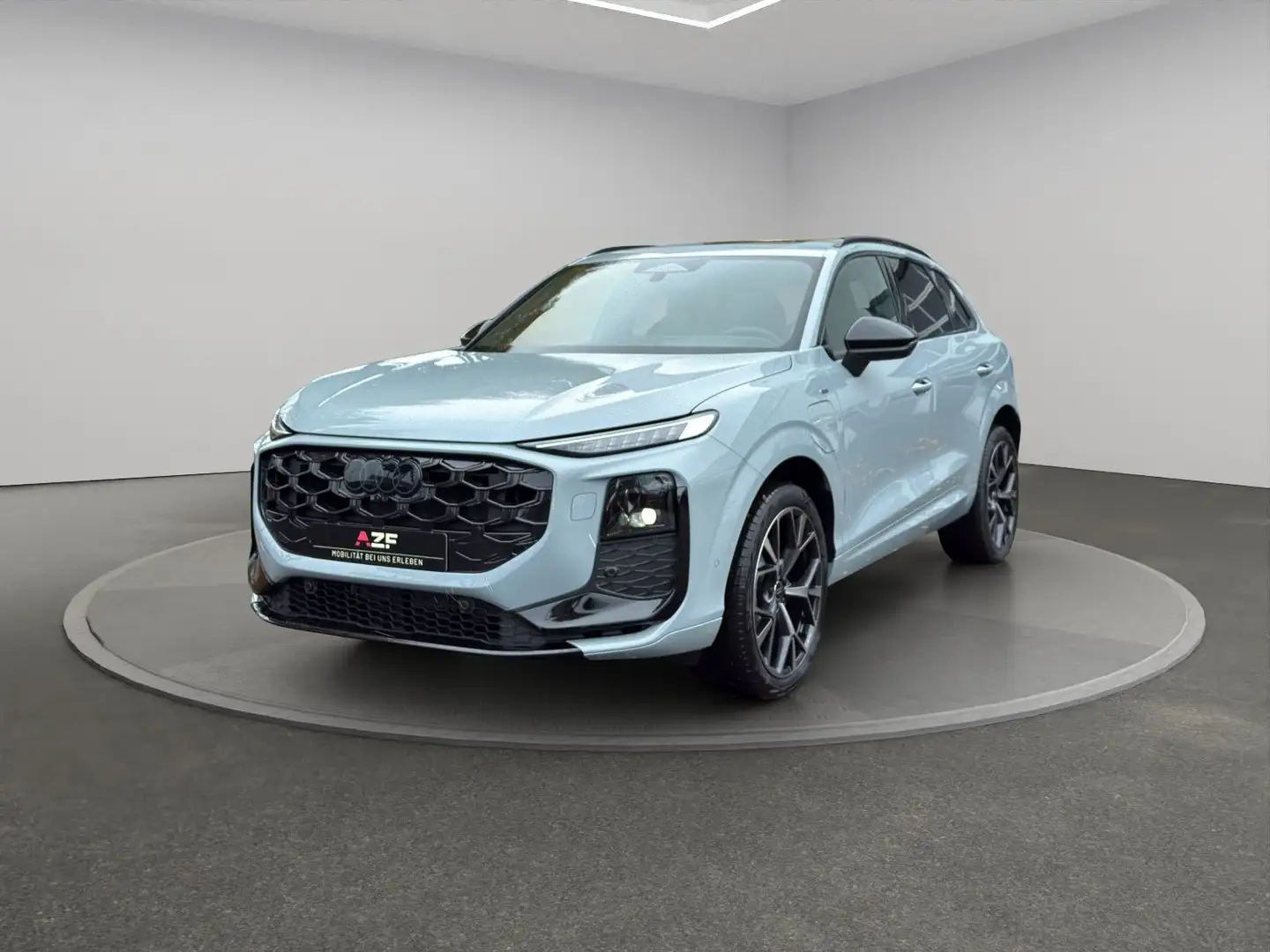 Audi Q3 SUV e-hybrid 200kW S tronic+PANO+HEAD-UP+TECH Grau - 2