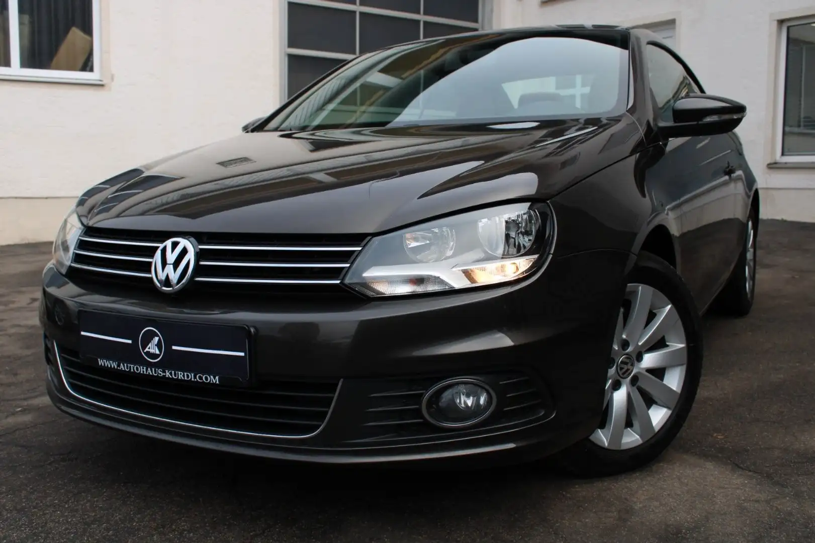 Volkswagen Eos 2.0 TDI DSG BMT Cabrio PANO NAVI LEDER SHZ Černá - 1