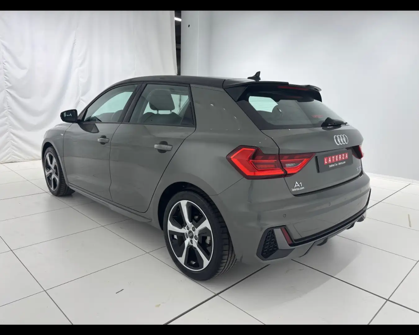 Audi A1 Sportback 30 1.0 tfsi S line edition 116cv Gris - 2