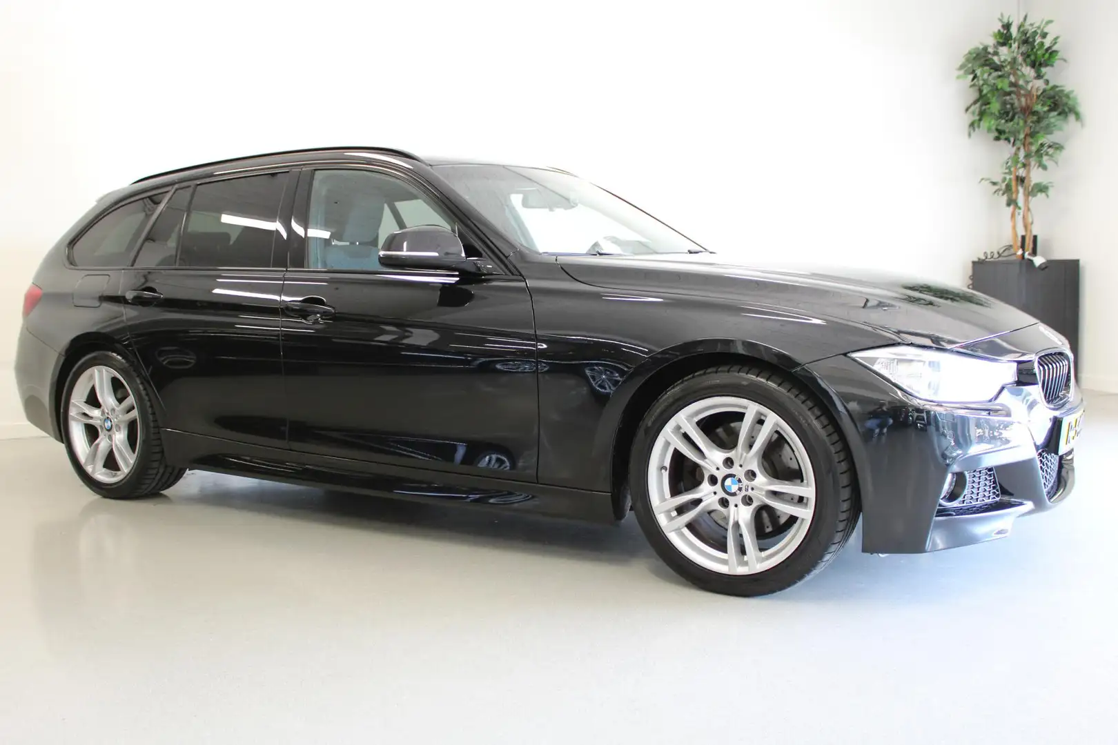 BMW 328 3-serie Touring 328i M Sport Edition High Executiv Černá - 2