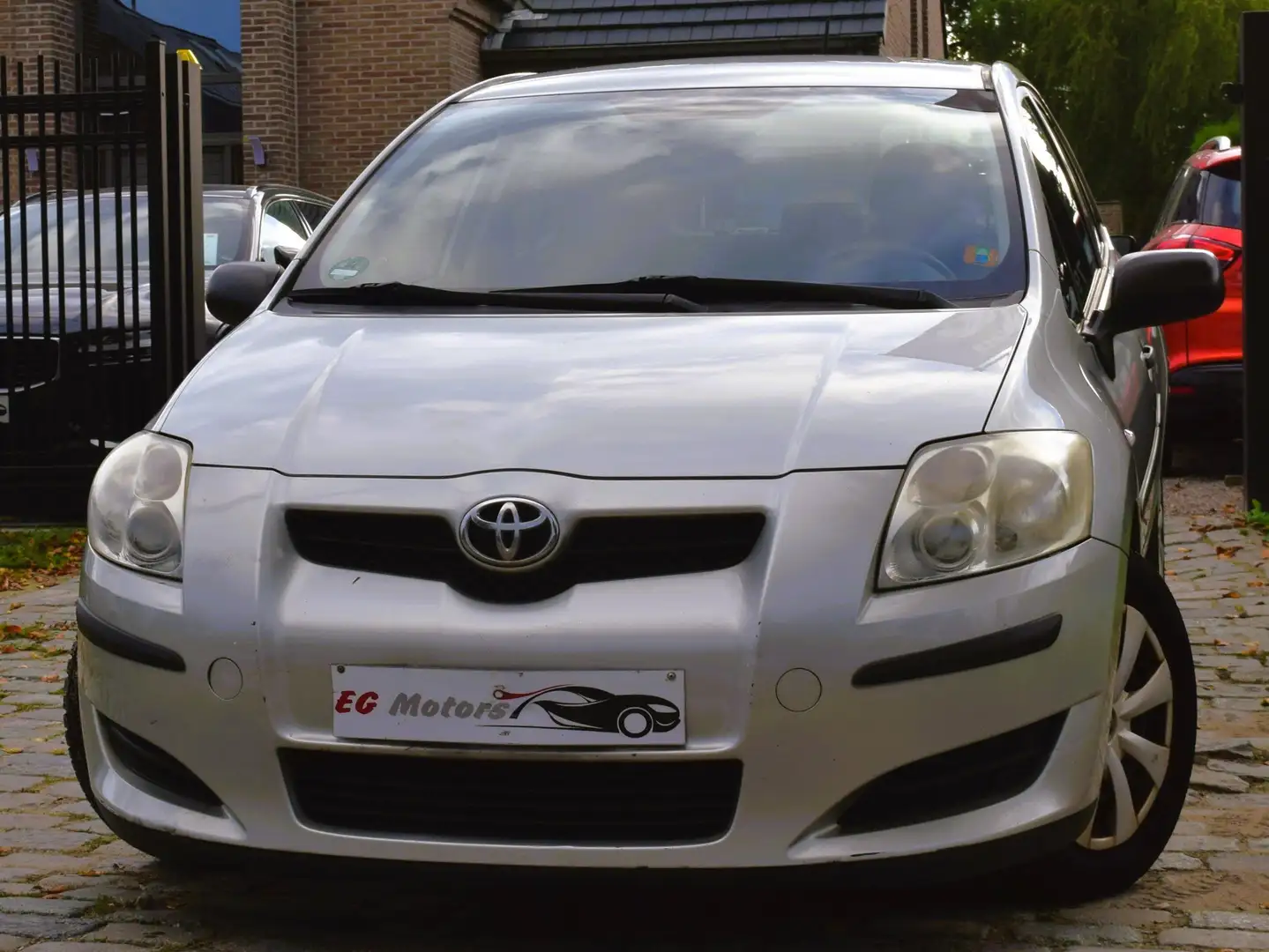 Toyota Auris 1.4D-4D/GPS/1st Owner/HISTORY Argent - 1