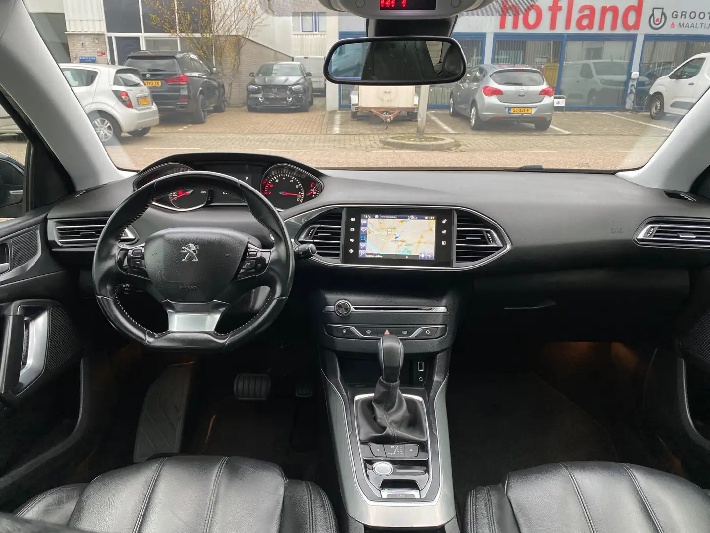 Peugeot 308 SW 1.2 PureTech Blue Lease Premium/ AUTOMAAAT/ nap Schwarz - 2