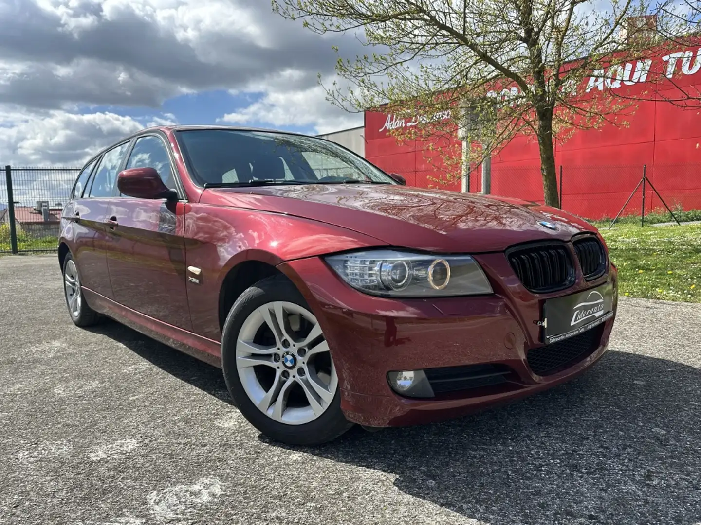 BMW 320 320d xDrive Mauve - 2