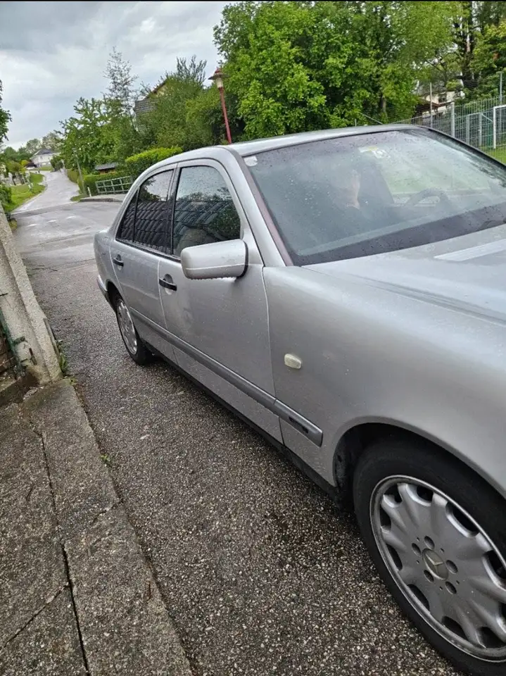 Mercedes-Benz E 200 Classic CDI, foto 8