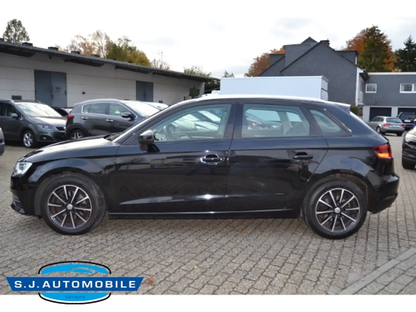 Audi A3 Sportback Attraction ,Export Negro - 1