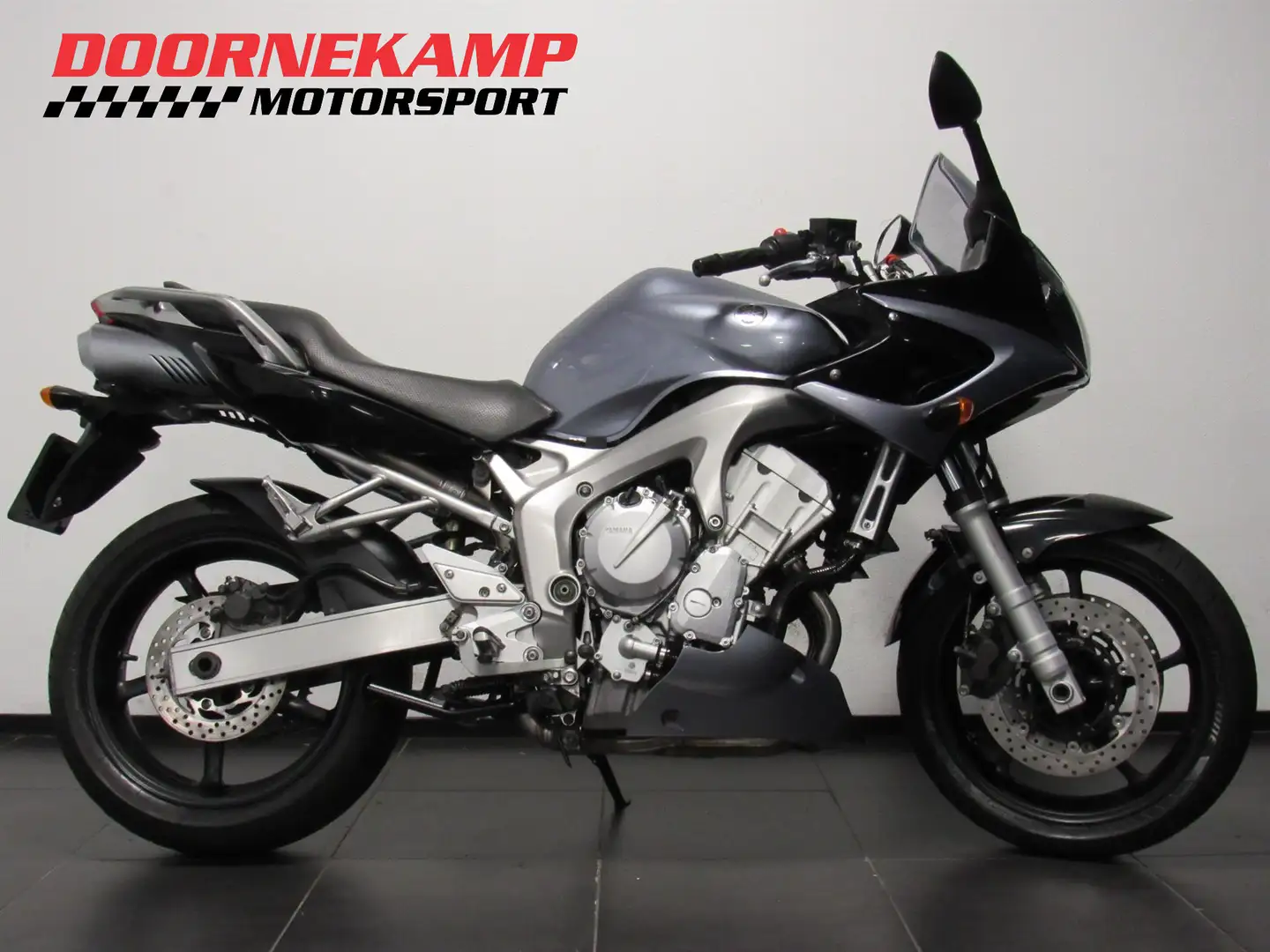Yamaha FZ 6 Fazer Gris - 1