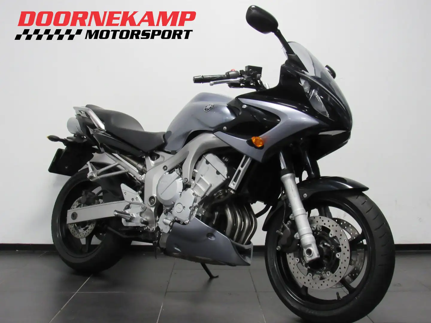 Yamaha FZ 6 Fazer Gris - 2