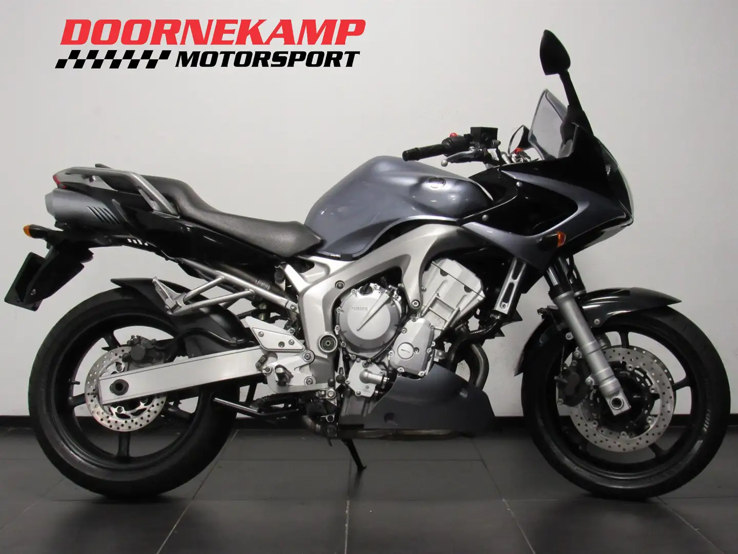 Yamaha FZ 6 Fazer Gris - 1